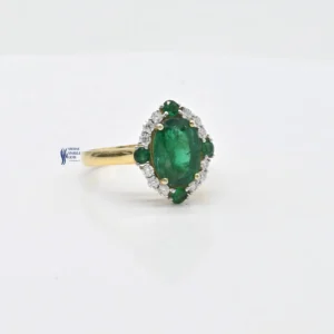 NATURAL EMERALD DIAMOND RING