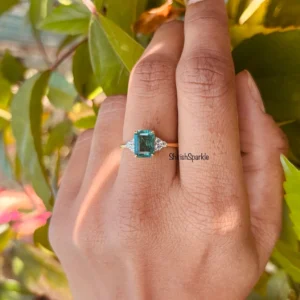 NATURAL EMERALD DIAMOND RING
