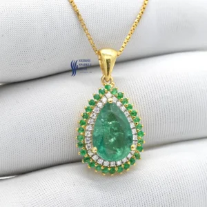 Natural Emerald Stylish Diamond Pendant